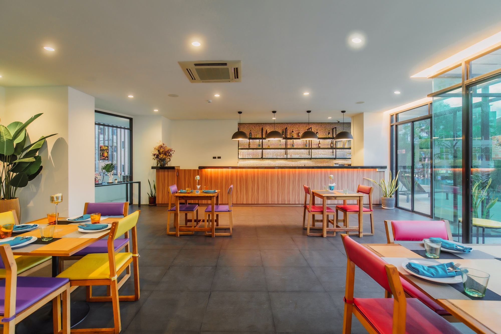 Bulan Restaurant atmosphere