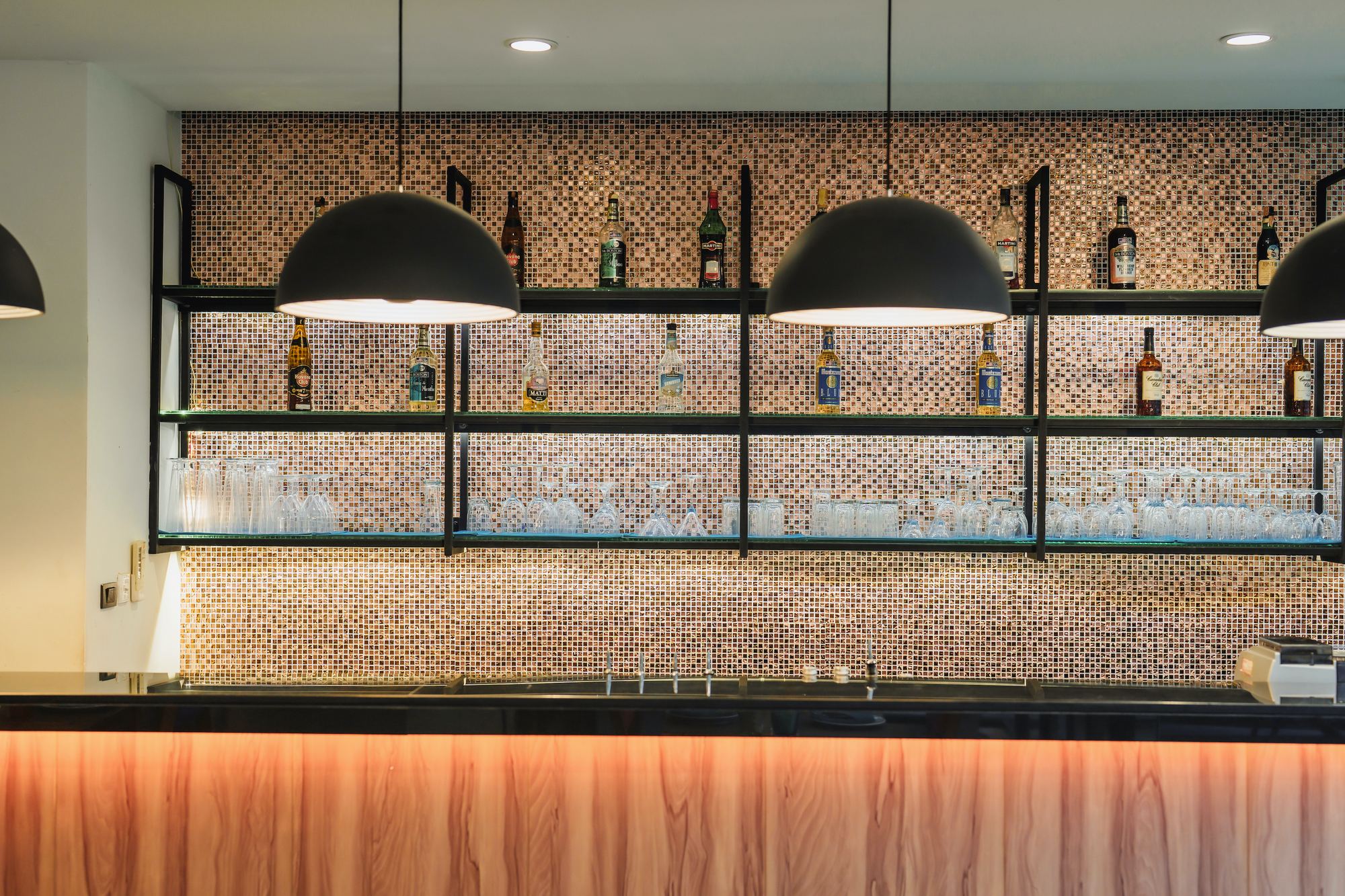 Bulan Restaurant bar