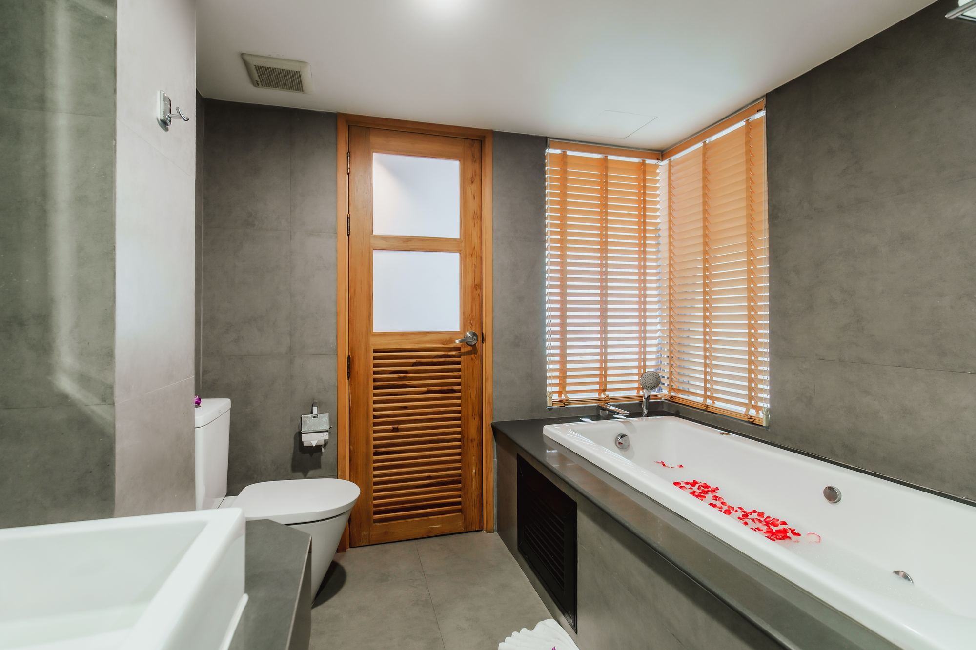 The Lunar Suite Bathroom