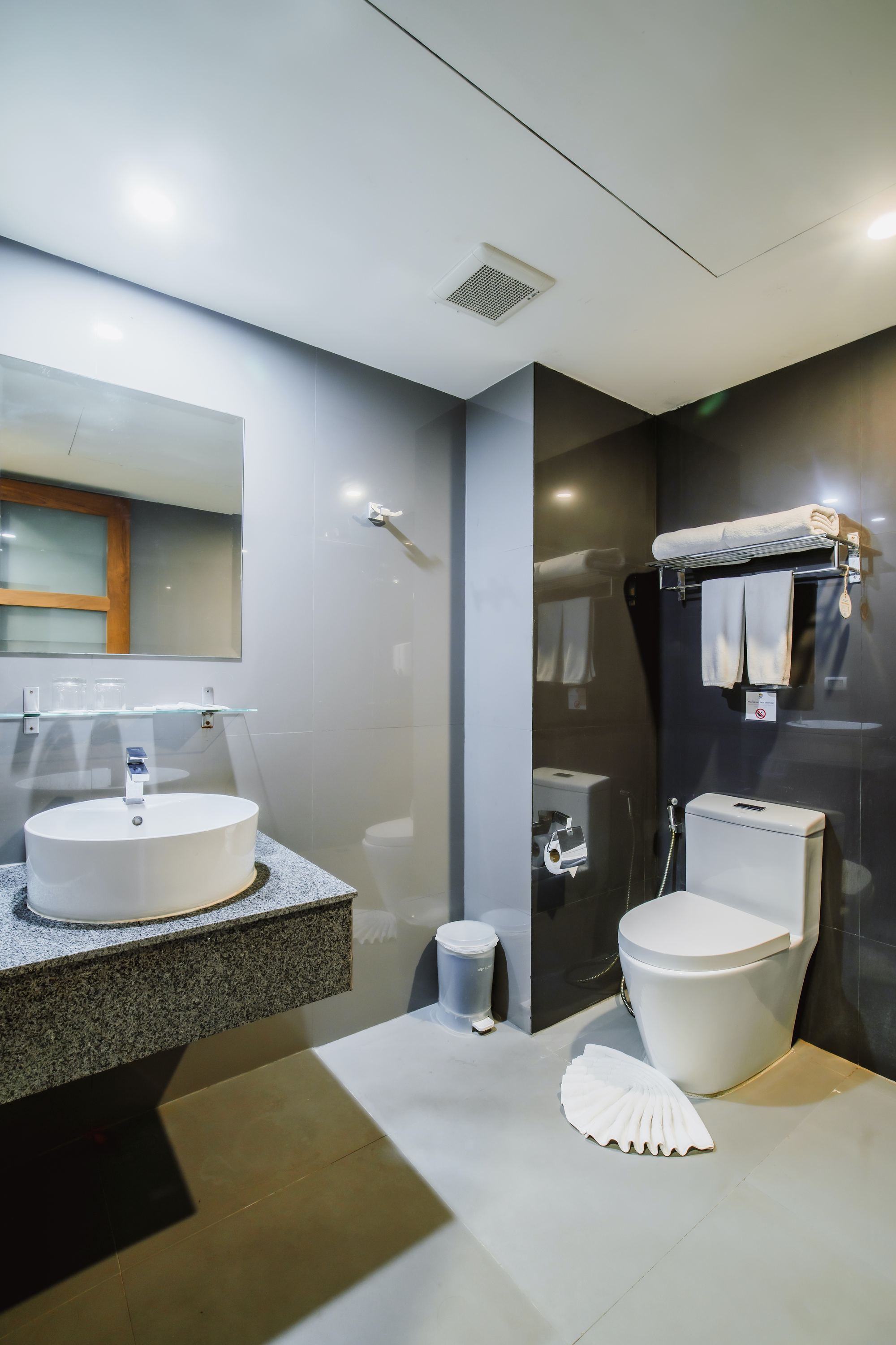 Superior Room Bathroom
